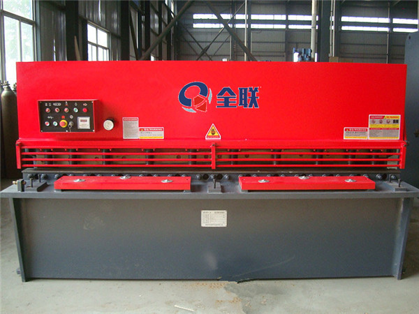 液壓(ya)擺式剪闆(pǎn)機 液(yè)壓擺式剪(jiǎn)闆機
