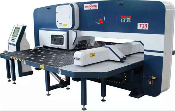 閉(bì)式液壓數控轉(zhuan)塔沖床 閉式液壓數(shu)控轉塔沖床