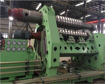 青海電(diàn)液伺服四輥波(bō)紋闆卷闆機