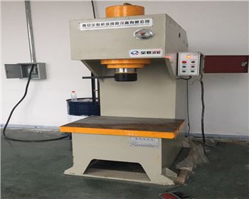 單柱液壓(ya)機維修改造